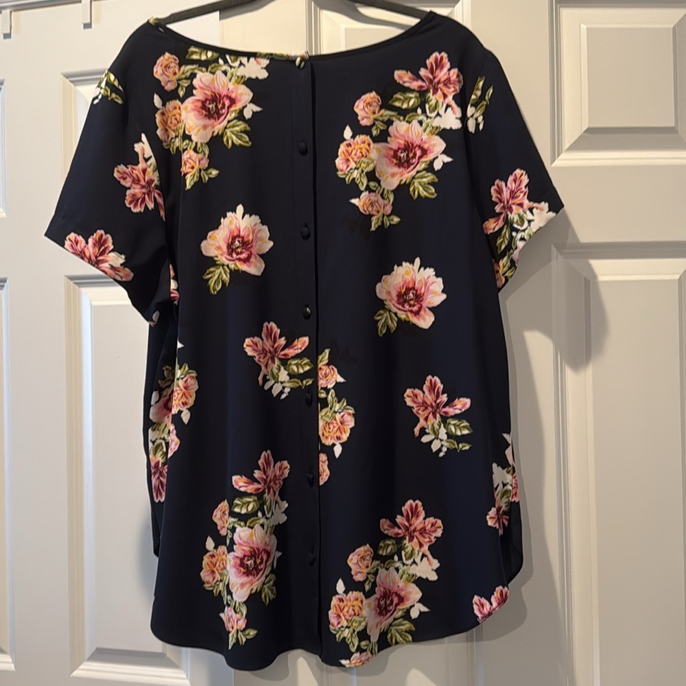 Button back tunic - Picture 3 of 4